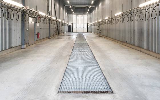 Lagergeführte Gitterroste für Fahrzeugverkehr