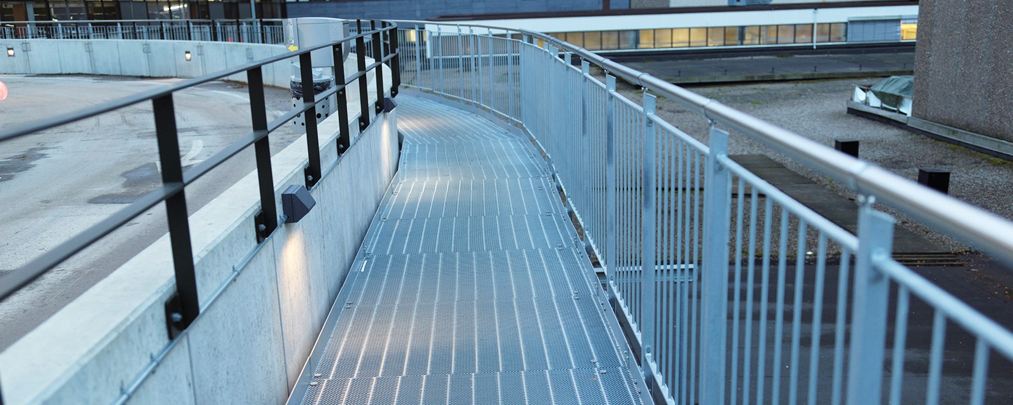 Laufbrücke Flex, Wandmontage, Geländer Rundstab