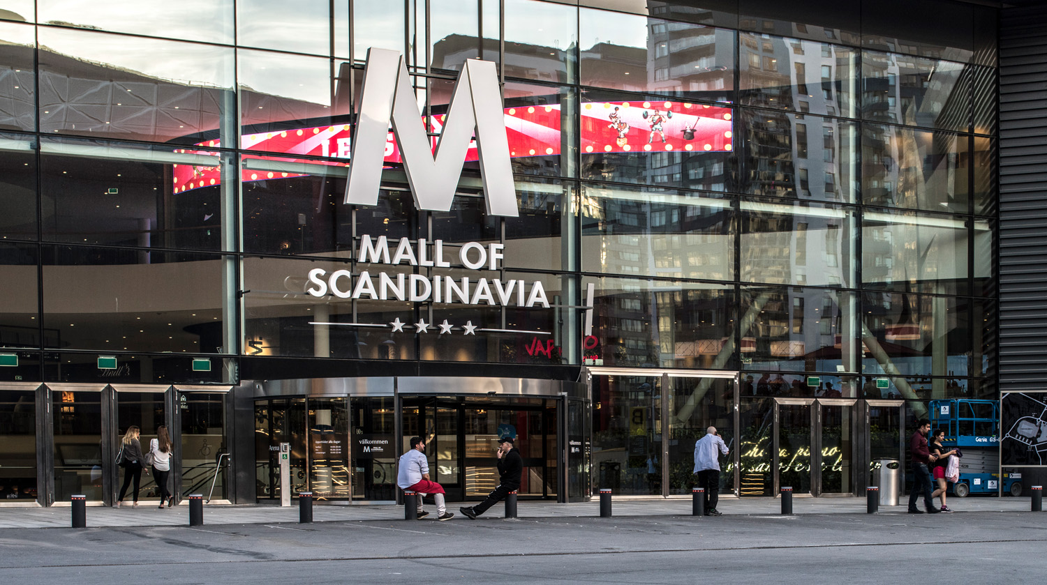 Einkaufszentrum mit Wareneingang